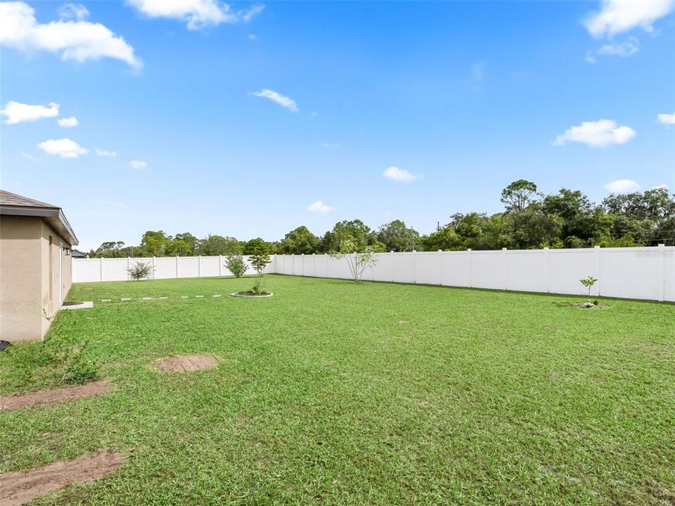 合同活跃: $305,000 (3 贝兹, 2 浴室, 1463 平方英尺)