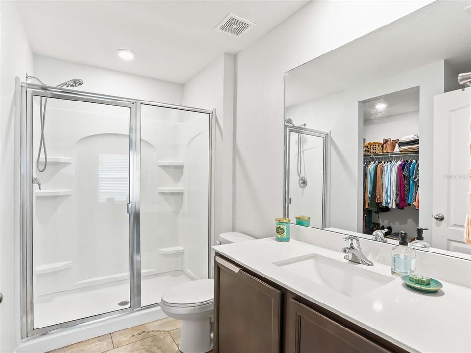 合同活跃: $305,000 (3 贝兹, 2 浴室, 1463 平方英尺)