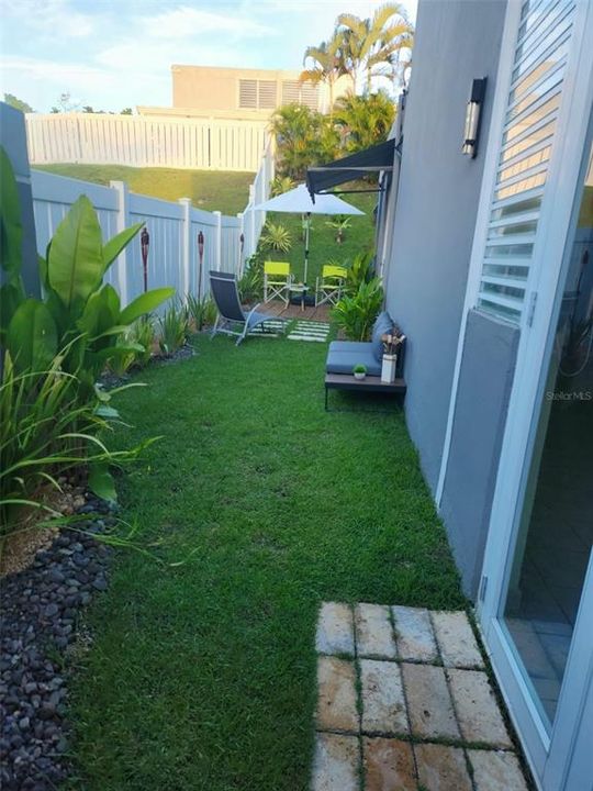 Под контрактом: $460,000 (4 спален, 3 ванн, 2800 Квадратных фут)