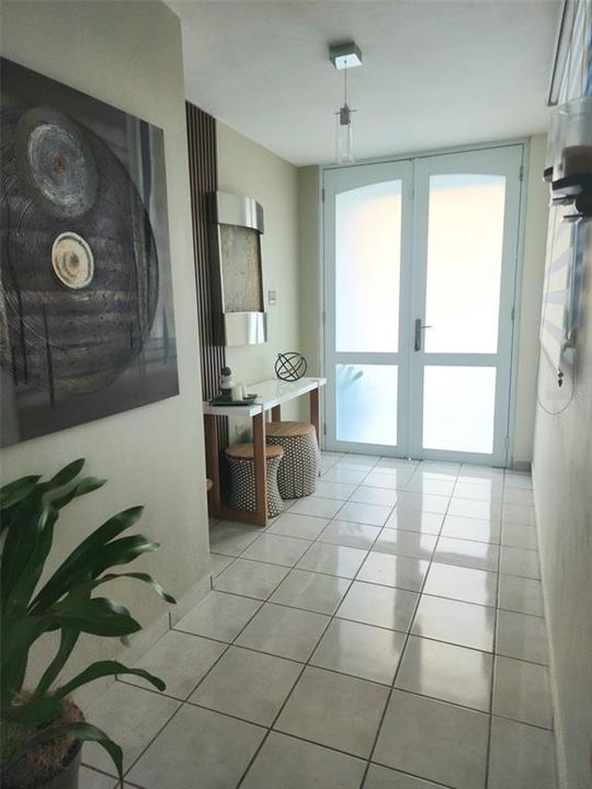 Под контрактом: $460,000 (4 спален, 3 ванн, 2800 Квадратных фут)