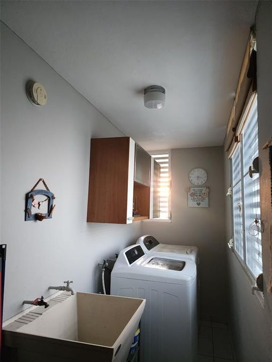 Под контрактом: $460,000 (4 спален, 3 ванн, 2800 Квадратных фут)