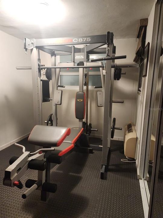 Под контрактом: $460,000 (4 спален, 3 ванн, 2800 Квадратных фут)