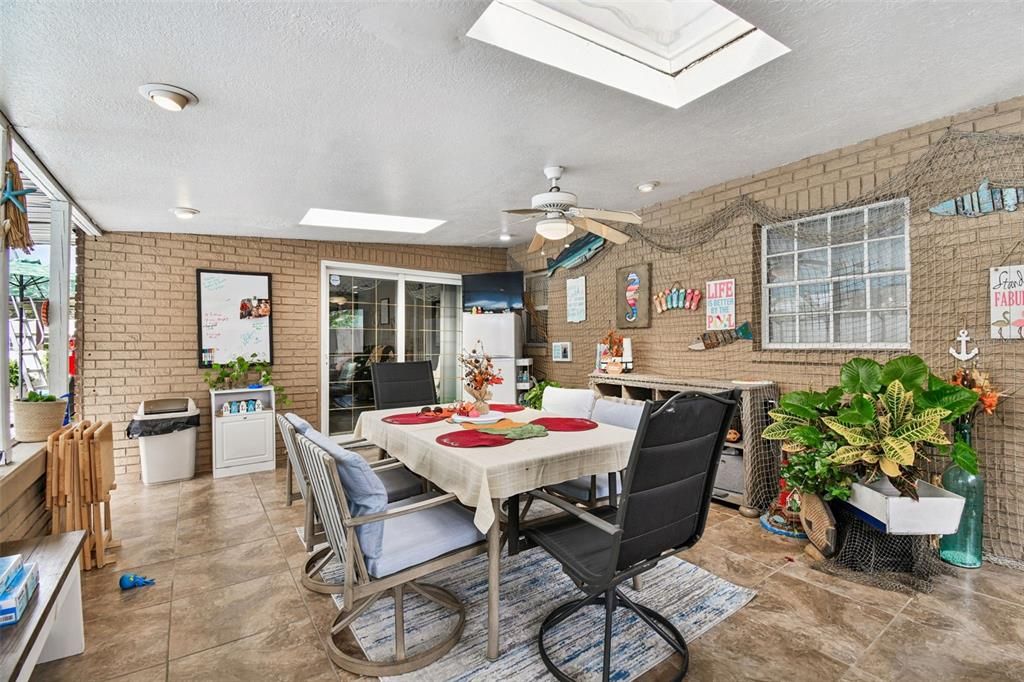 For Sale: $407,000 (2 beds, 2 baths, 1848 Square Feet)