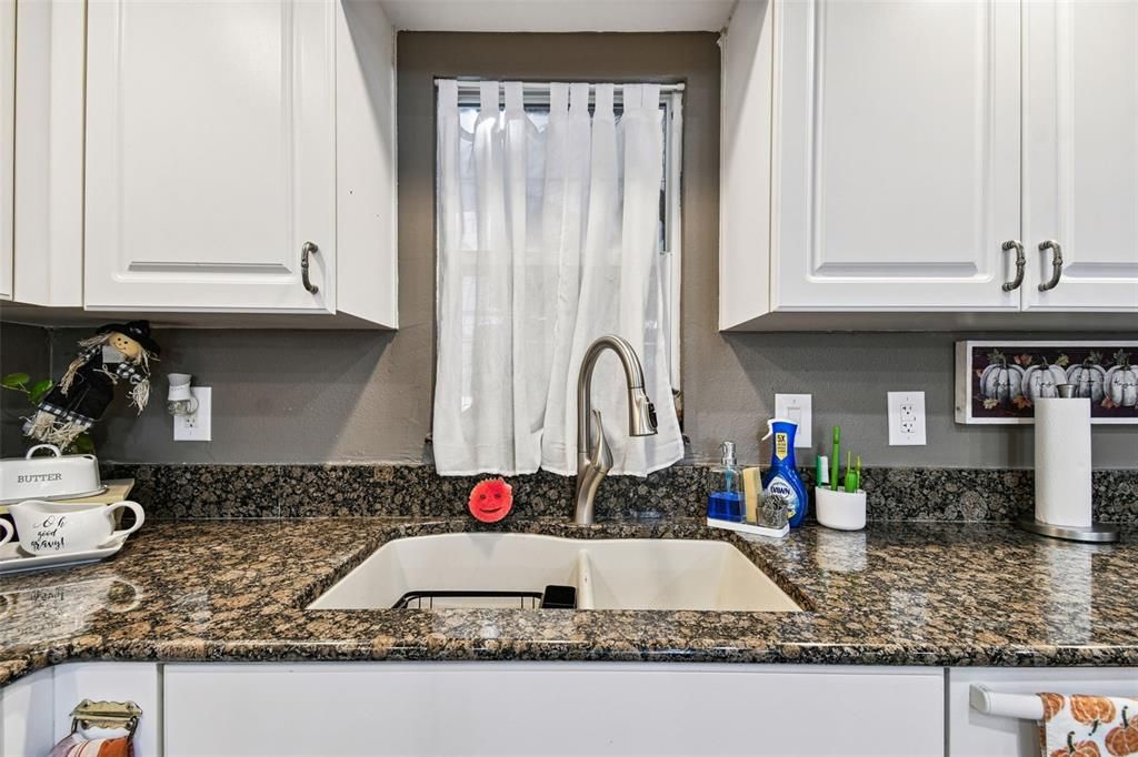 For Sale: $407,000 (2 beds, 2 baths, 1848 Square Feet)