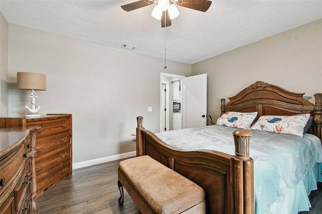 For Sale: $407,000 (2 beds, 2 baths, 1848 Square Feet)