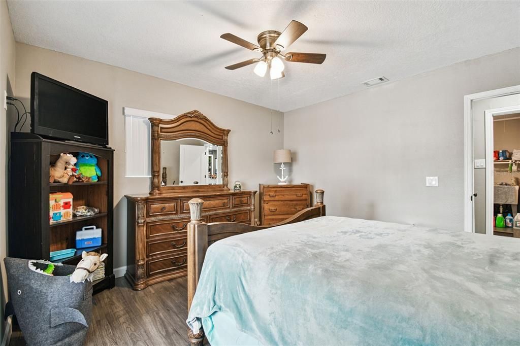For Sale: $407,000 (2 beds, 2 baths, 1848 Square Feet)