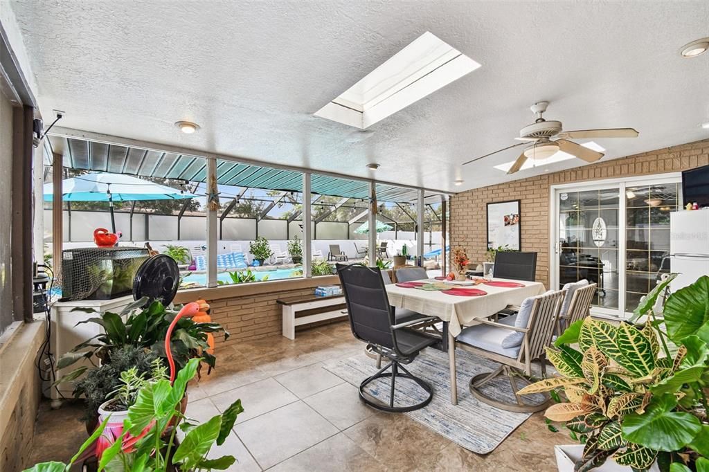 For Sale: $407,000 (2 beds, 2 baths, 1848 Square Feet)