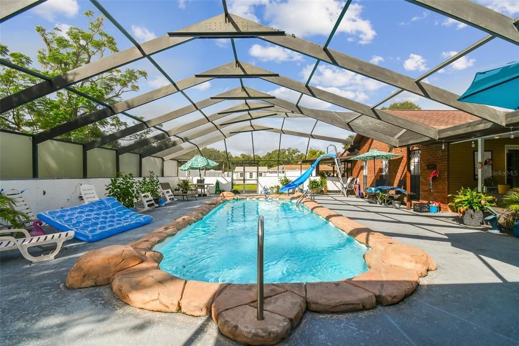 For Sale: $407,000 (2 beds, 2 baths, 1848 Square Feet)