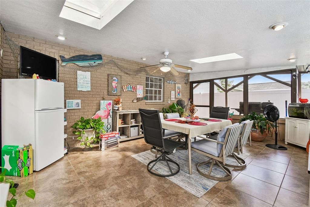 For Sale: $407,000 (2 beds, 2 baths, 1848 Square Feet)