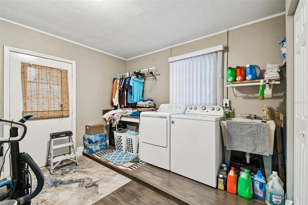 For Sale: $407,000 (2 beds, 2 baths, 1848 Square Feet)