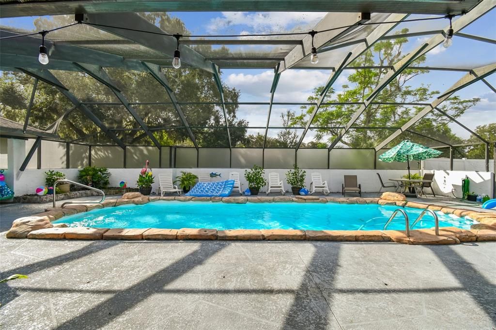 For Sale: $407,000 (2 beds, 2 baths, 1848 Square Feet)