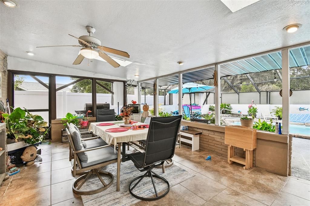 For Sale: $407,000 (2 beds, 2 baths, 1848 Square Feet)