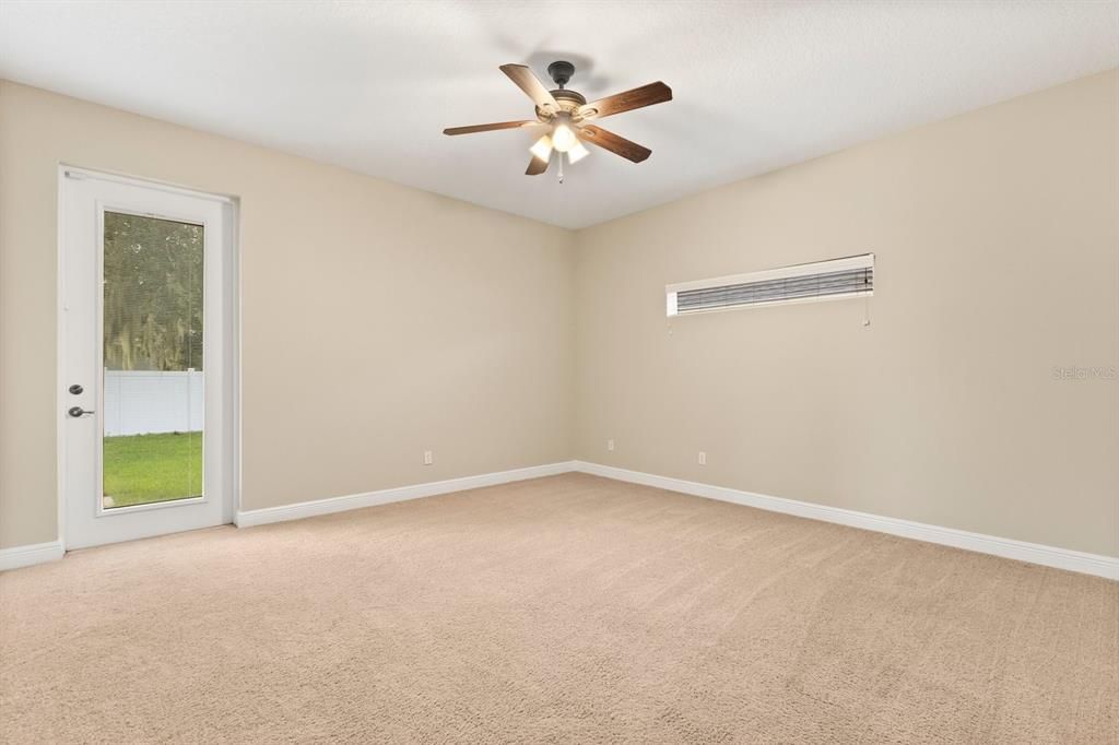 合同活跃: $499,000 (4 贝兹, 2 浴室, 2498 平方英尺)