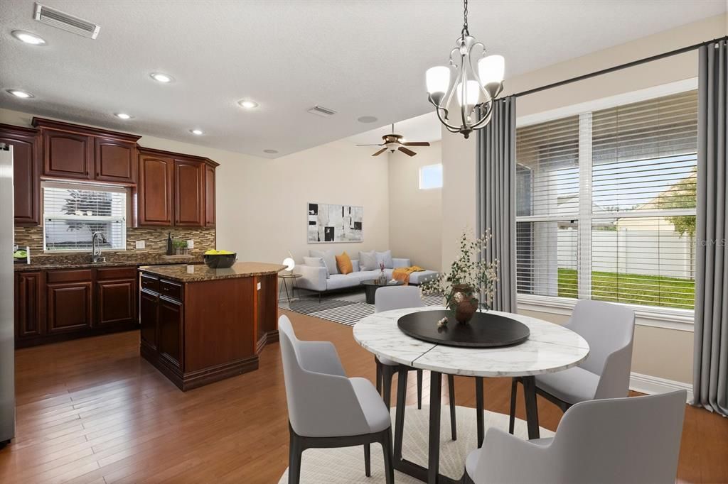 合同活跃: $499,000 (4 贝兹, 2 浴室, 2498 平方英尺)