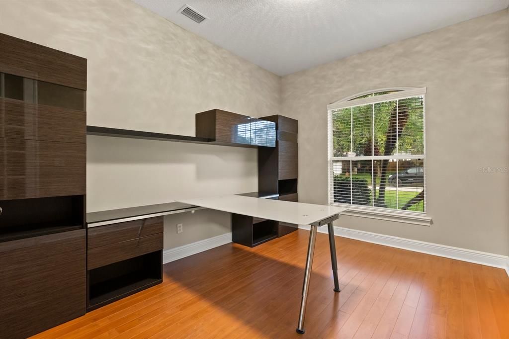 合同活跃: $499,000 (4 贝兹, 2 浴室, 2498 平方英尺)