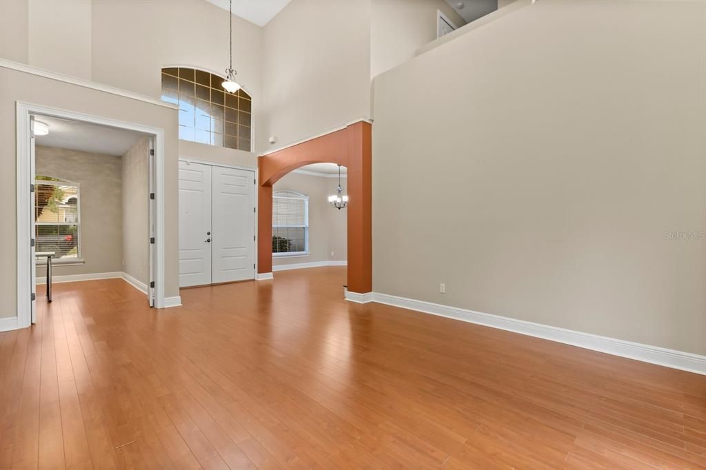 合同活跃: $499,000 (4 贝兹, 2 浴室, 2498 平方英尺)