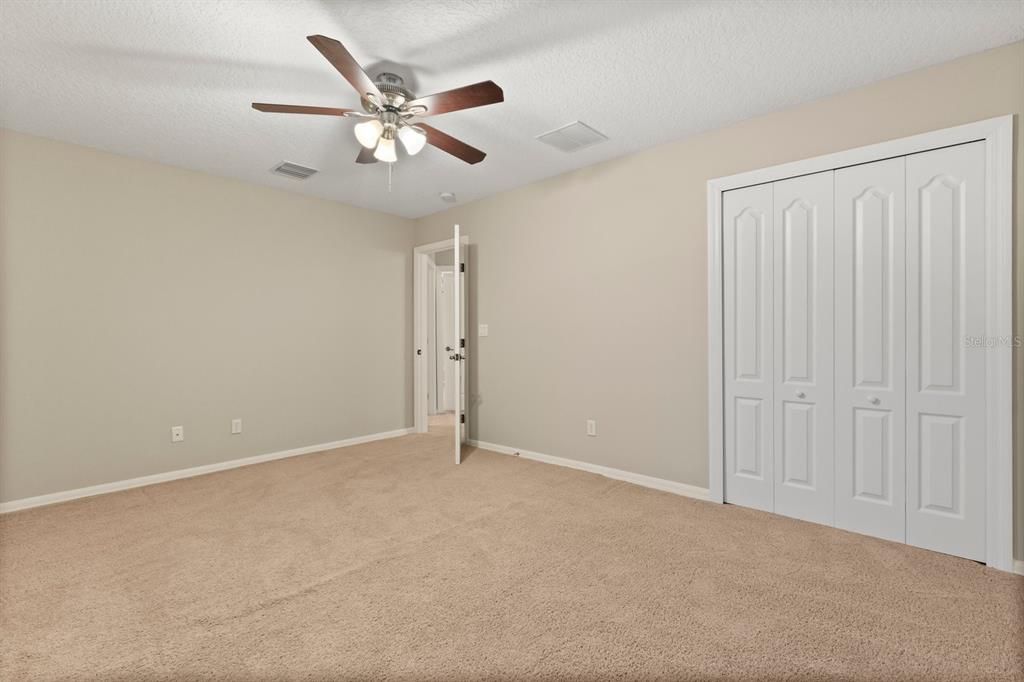 合同活跃: $499,000 (4 贝兹, 2 浴室, 2498 平方英尺)