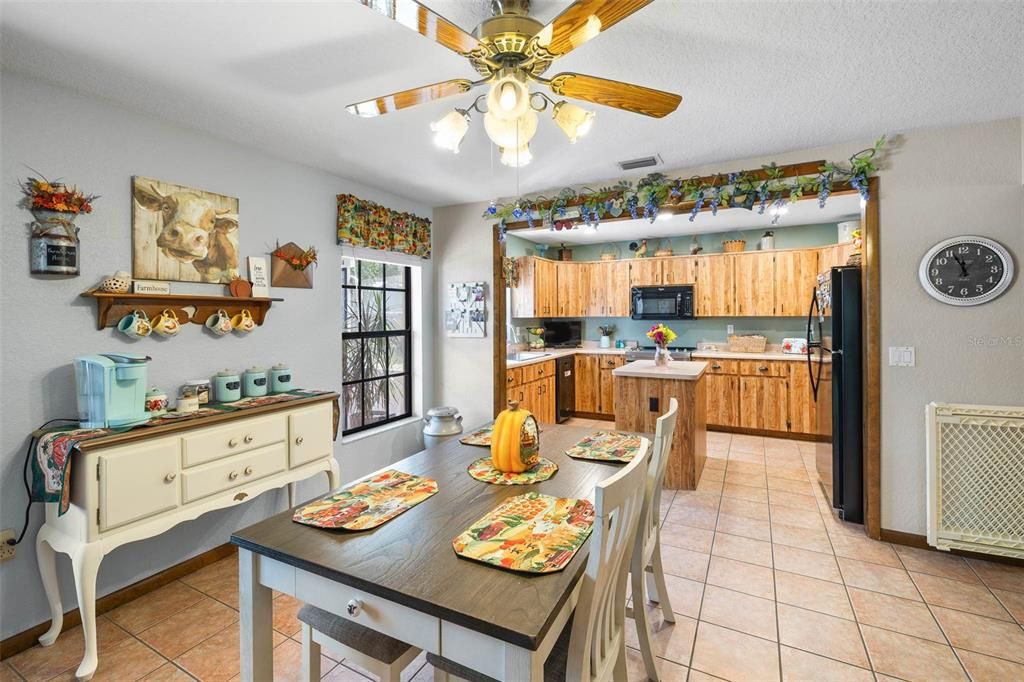 待售: $1,170,000 (4 贝兹, 3 浴室, 3149 平方英尺)