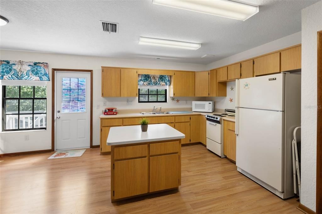 待售: $1,170,000 (4 贝兹, 3 浴室, 3149 平方英尺)