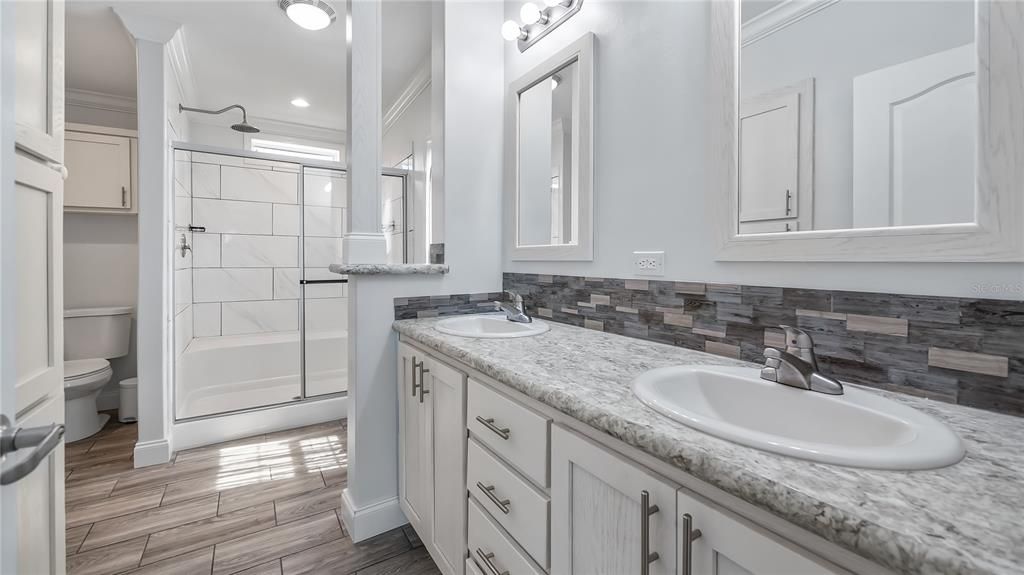 For Sale: $489,000 (3 beds, 2 baths, 1800 Square Feet)