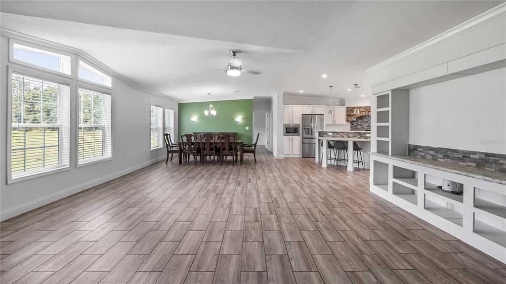 For Sale: $489,000 (3 beds, 2 baths, 1800 Square Feet)