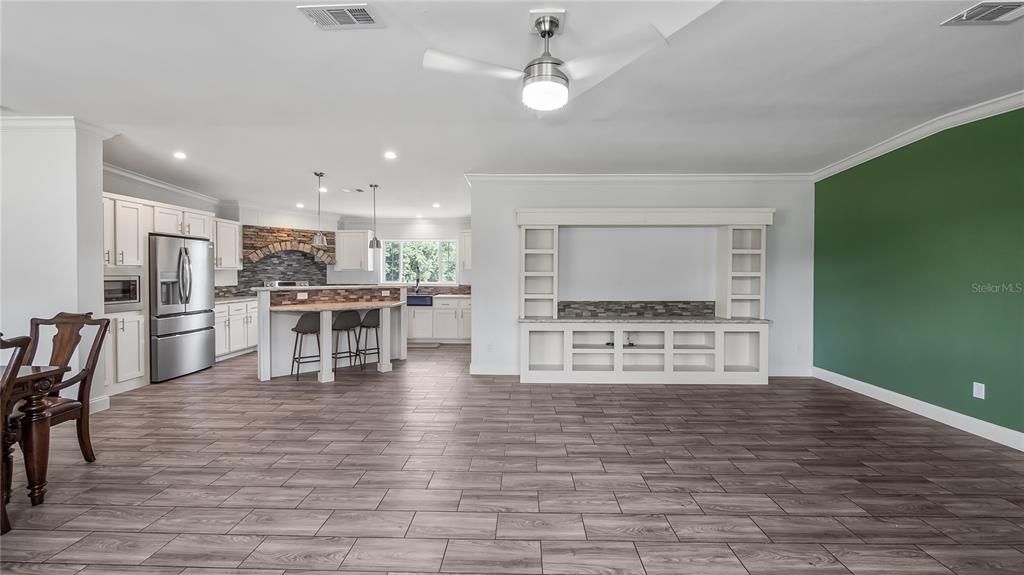 For Sale: $489,000 (3 beds, 2 baths, 1800 Square Feet)