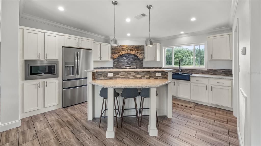 For Sale: $489,000 (3 beds, 2 baths, 1800 Square Feet)