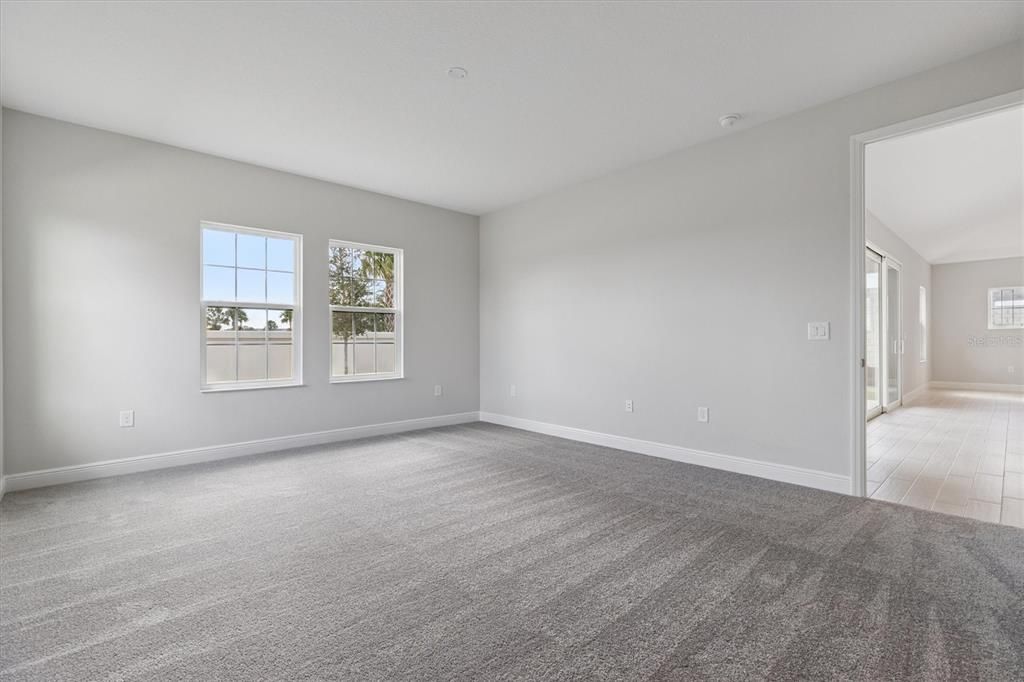 For Sale: $499,990 (4 beds, 3 baths, 2572 Square Feet)