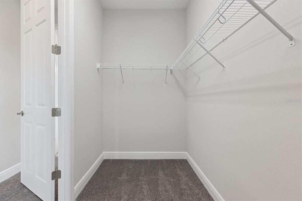 For Sale: $499,990 (4 beds, 3 baths, 2572 Square Feet)