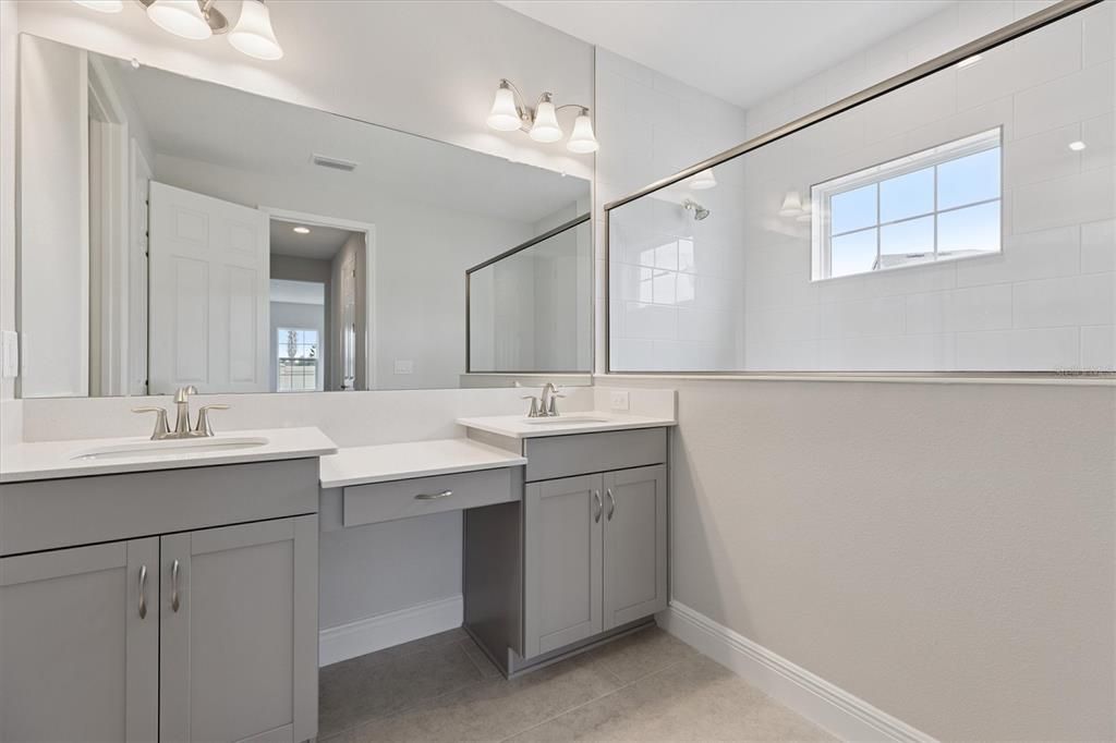 For Sale: $499,990 (4 beds, 3 baths, 2572 Square Feet)