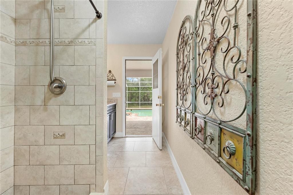 Под контрактом: $454,990 (4 спален, 3 ванн, 2582 Квадратных фут)