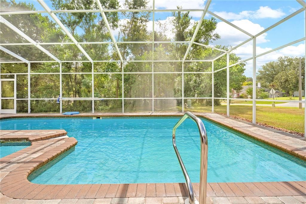 Под контрактом: $454,990 (4 спален, 3 ванн, 2582 Квадратных фут)