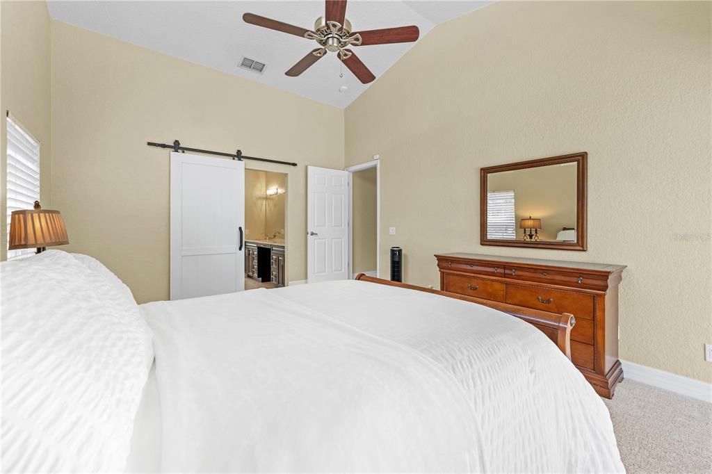 Под контрактом: $454,990 (4 спален, 3 ванн, 2582 Квадратных фут)