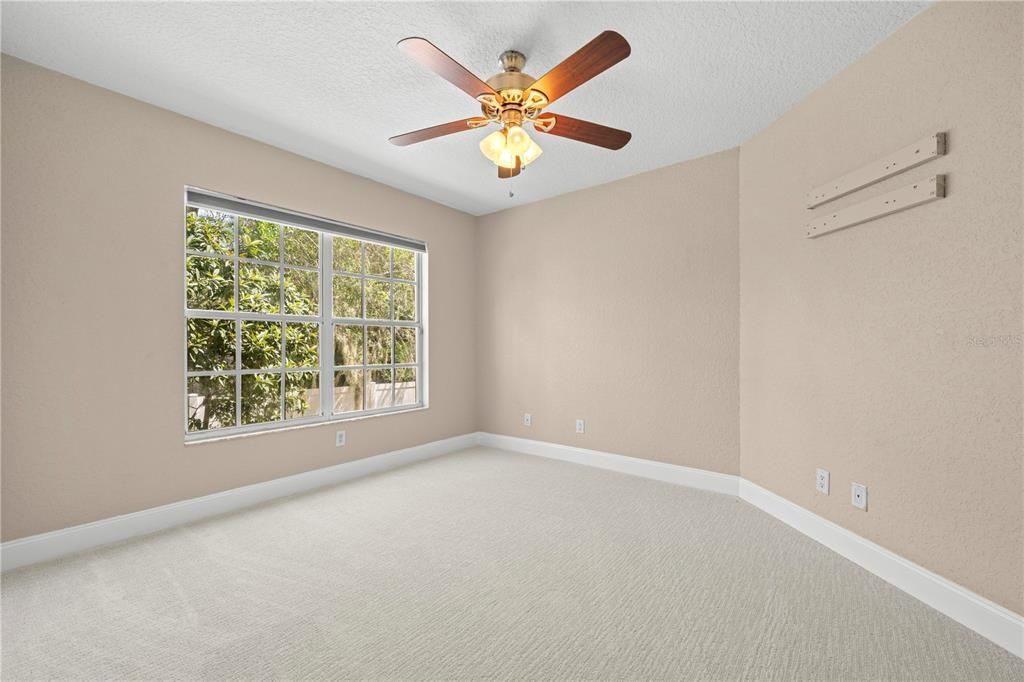 Под контрактом: $454,990 (4 спален, 3 ванн, 2582 Квадратных фут)