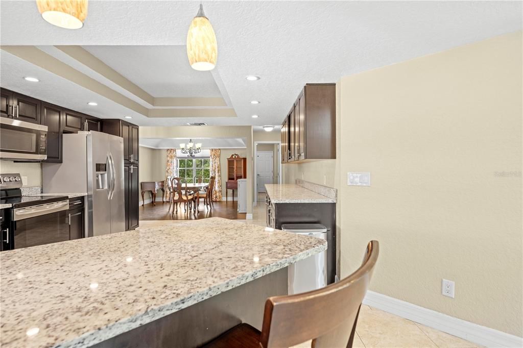 Под контрактом: $454,990 (4 спален, 3 ванн, 2582 Квадратных фут)