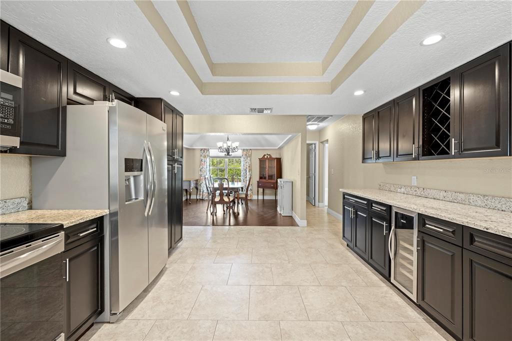 Под контрактом: $454,990 (4 спален, 3 ванн, 2582 Квадратных фут)