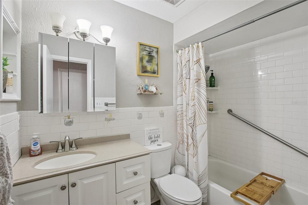 Active With Contract: $325,000 (3 beds, 2 baths, 1592 Square Feet)