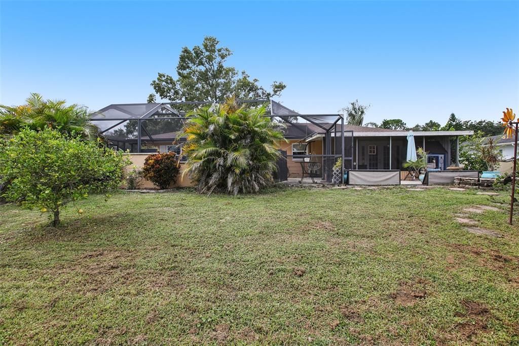 Active With Contract: $325,000 (3 beds, 2 baths, 1592 Square Feet)