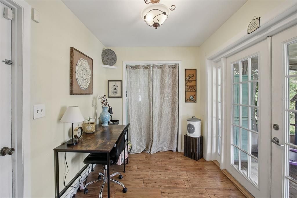 Active With Contract: $325,000 (3 beds, 2 baths, 1592 Square Feet)