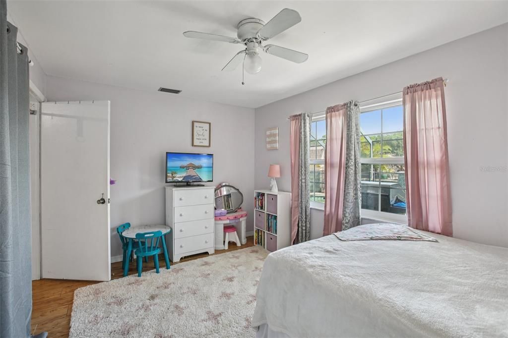 Active With Contract: $325,000 (3 beds, 2 baths, 1592 Square Feet)