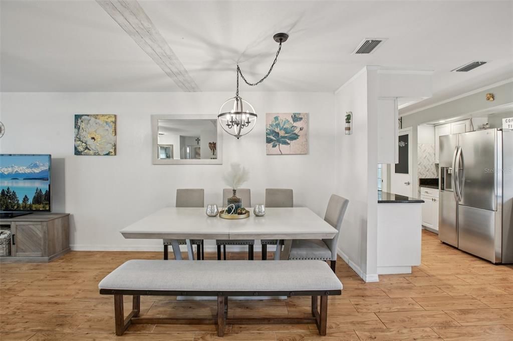 Active With Contract: $325,000 (3 beds, 2 baths, 1592 Square Feet)