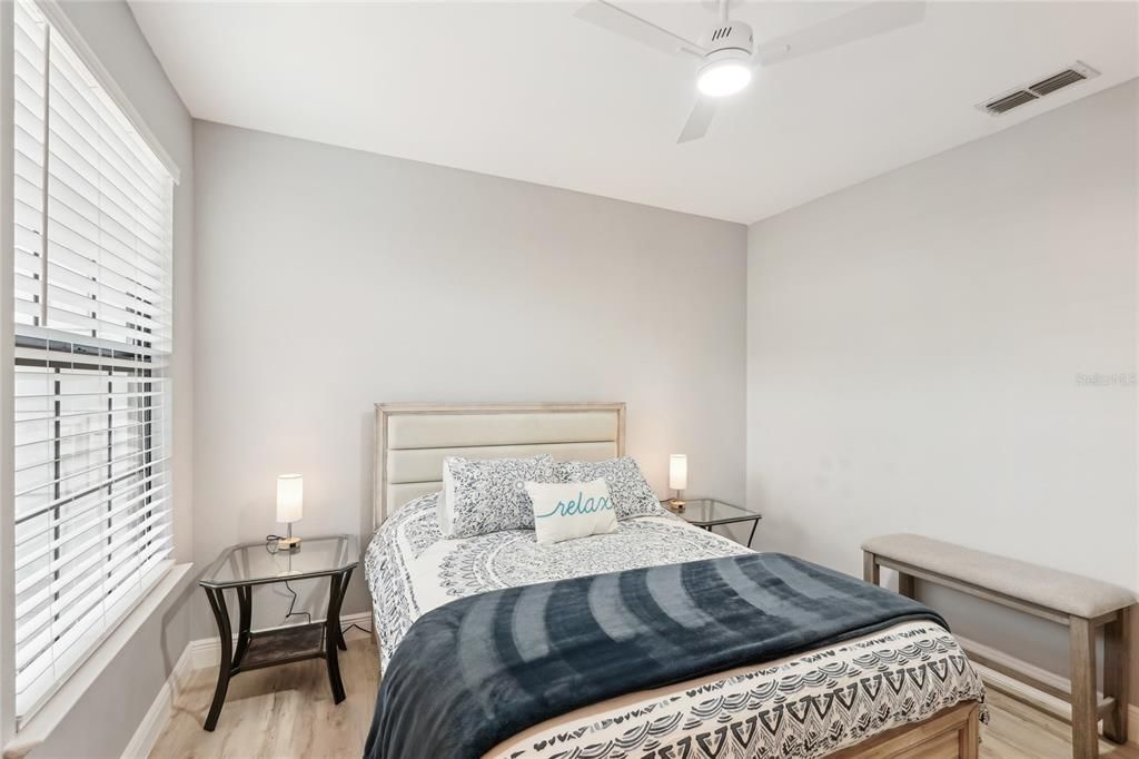 Под контрактом: $338,900 (2 спален, 2 ванн, 1080 Квадратных фут)