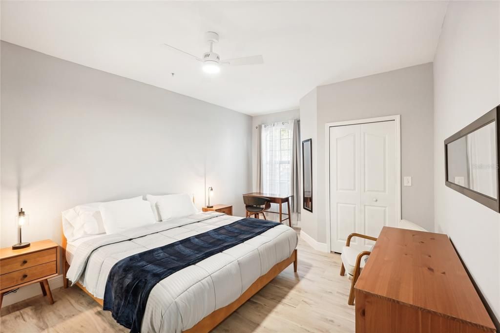 Под контрактом: $338,900 (2 спален, 2 ванн, 1080 Квадратных фут)