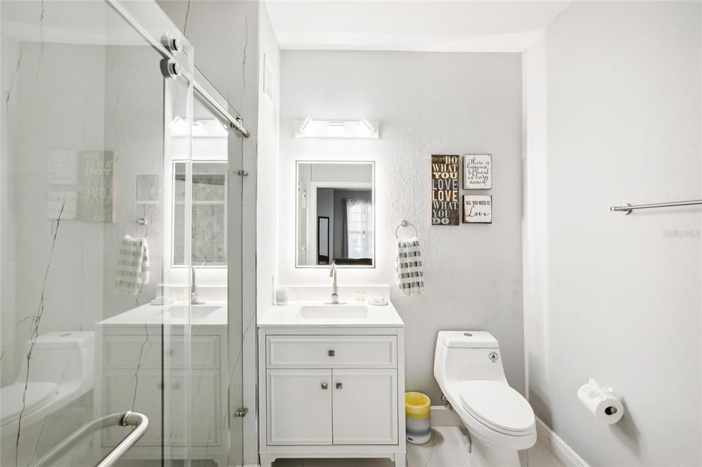 Под контрактом: $338,900 (2 спален, 2 ванн, 1080 Квадратных фут)