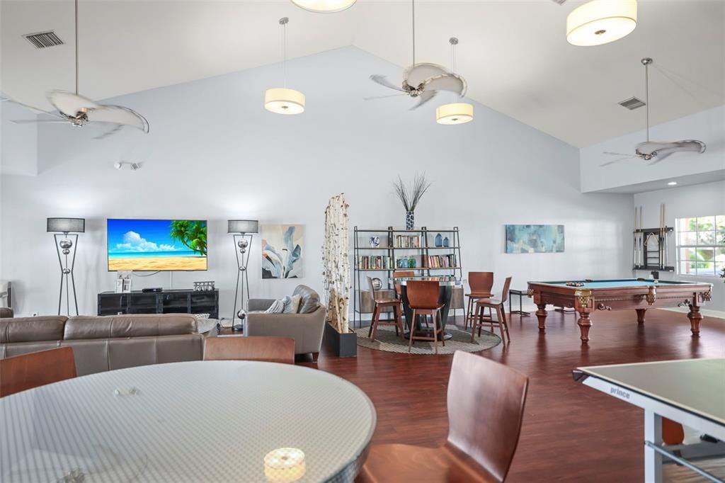 En Venta: $289,000 (2 camas, 1 baños, 825 Pies cuadrados)