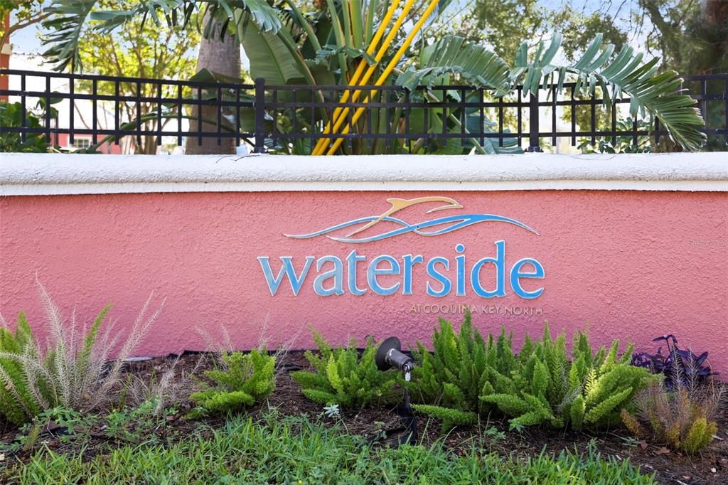 En Venta: $289,000 (2 camas, 1 baños, 825 Pies cuadrados)