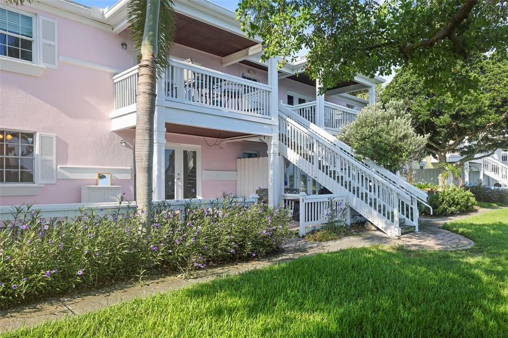 En Venta: $289,000 (2 camas, 1 baños, 825 Pies cuadrados)