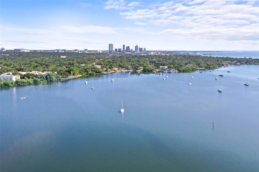 En Venta: $289,000 (2 camas, 1 baños, 825 Pies cuadrados)