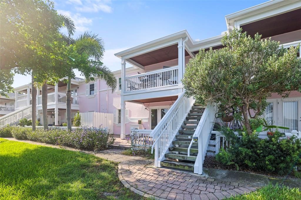 En Venta: $289,000 (2 camas, 1 baños, 825 Pies cuadrados)