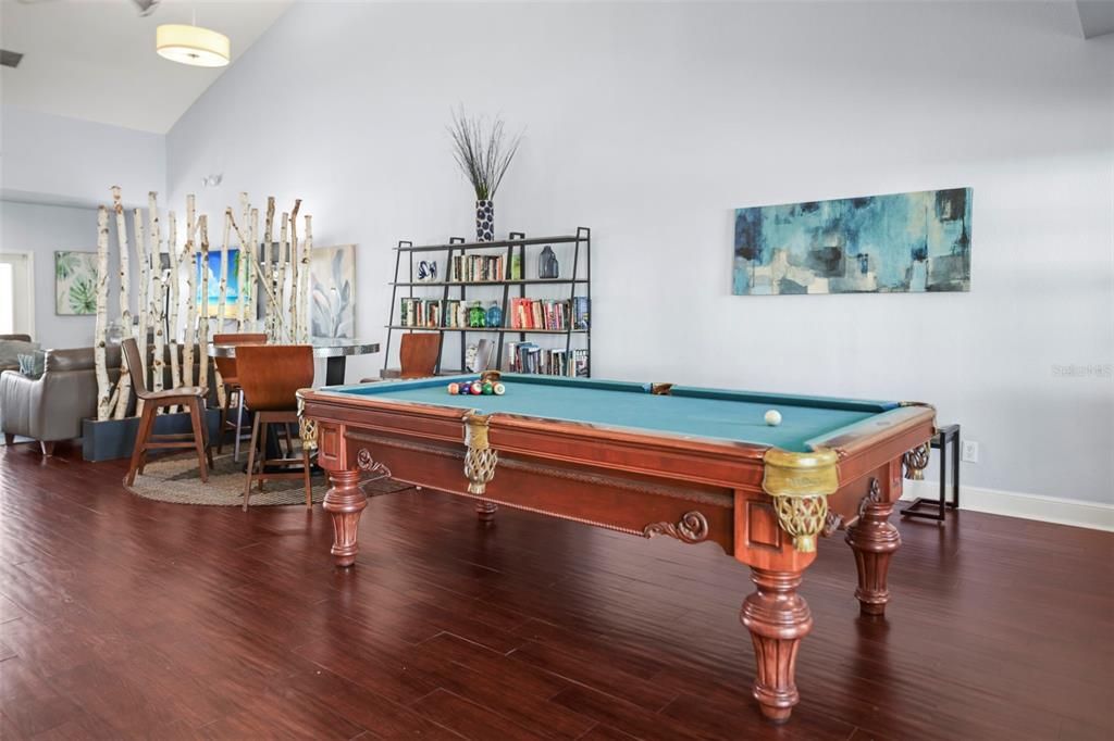 En Venta: $289,000 (2 camas, 1 baños, 825 Pies cuadrados)